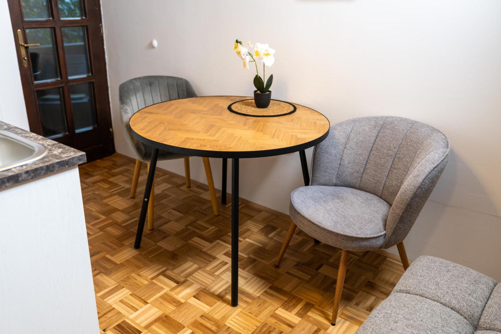 Apartmaji Lipa Apartment *